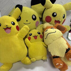 Build a Bear Pichu and Pikachu + Other Pikachu/pokemon Plush Toys Lot